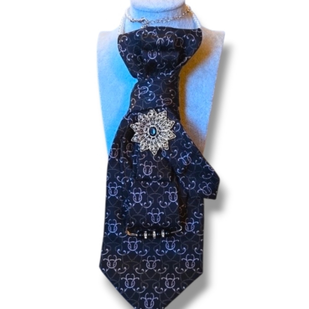 3/$60 Pierre Balmain Black Folded Silk Cravat with Subtle Floral Motif Brooches